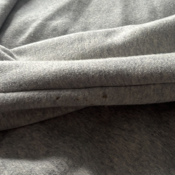 Grey Levi’s Crewneck - Picture 4 of 6